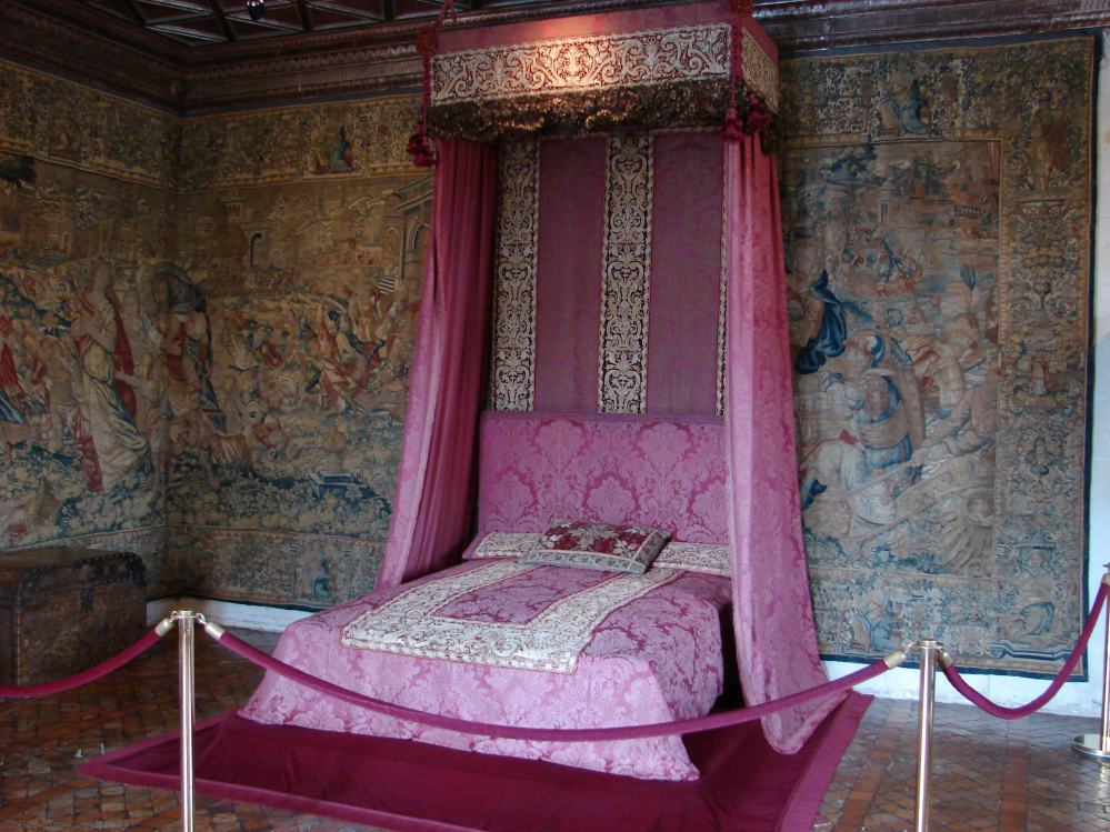 CHATEAU DE CHENONCEAU - CHAMBRE DES CINQ REINES.JPG