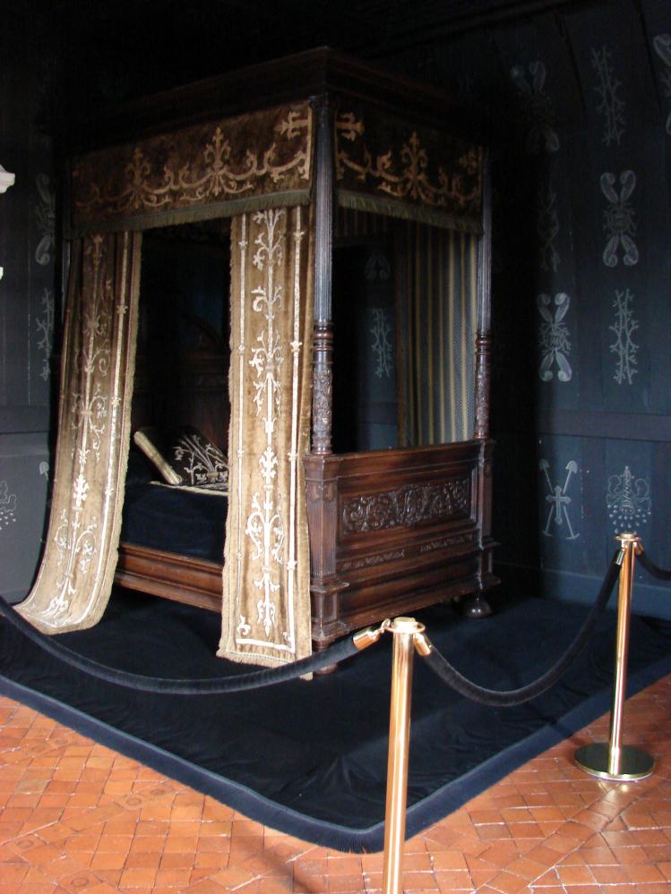 CHATEAU DE CHENONCEAU - CHAMBRE LOUISE DE LORRAINE SURNOMME LA REINE BLANCHE 1.JPG