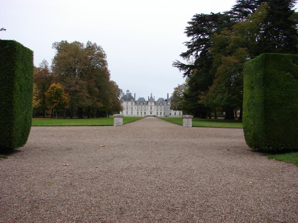 CHATEAU DE CHEVERNY 1.JPG