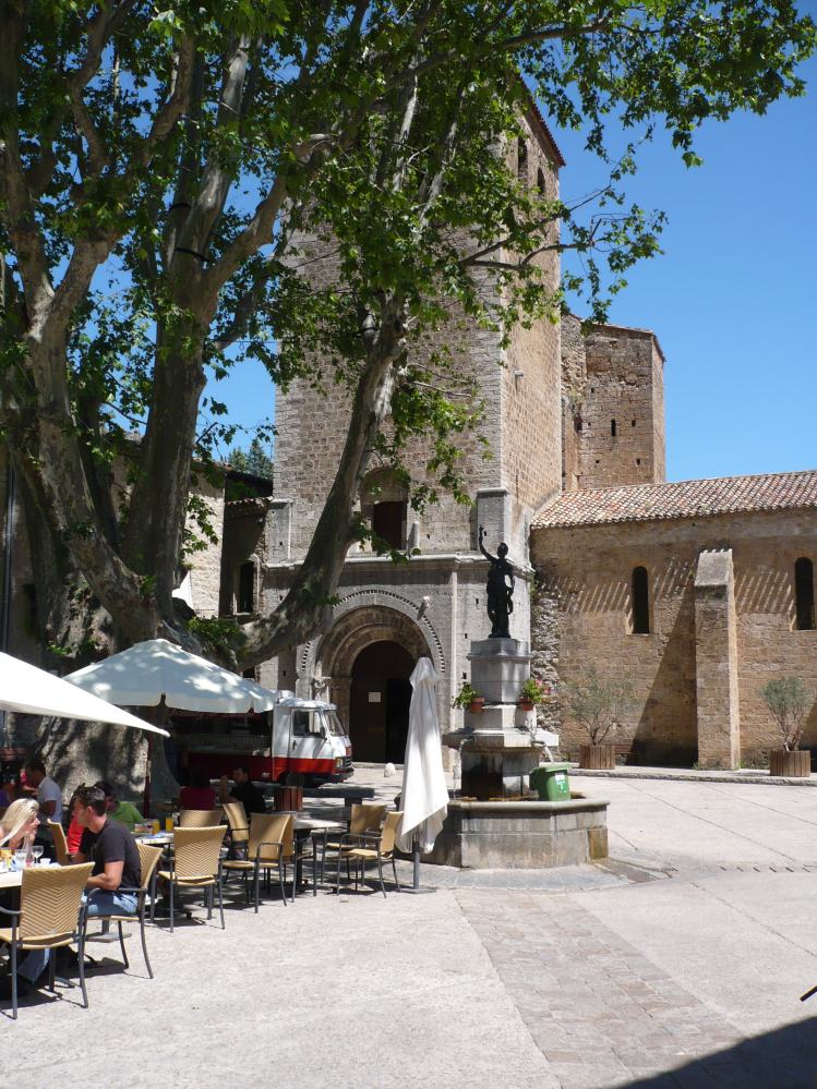 Saint-Guilhem le Desert (9).JPG